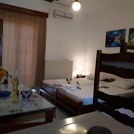 Pantelatos Studios شقة *